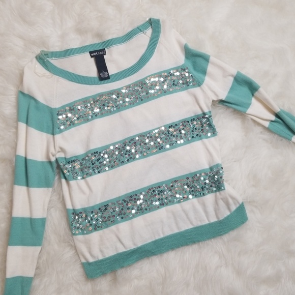 Sweater - Picture 1 of 2